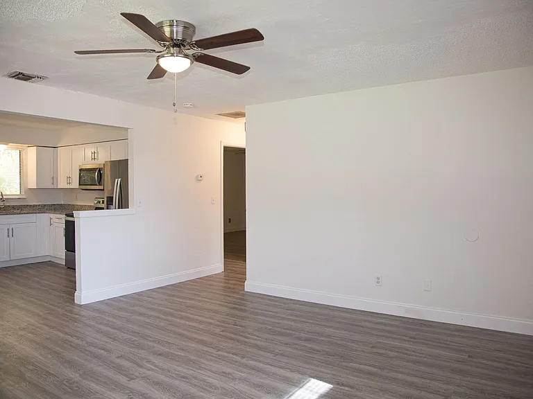 2445 Thomasson Dr — Photo 30