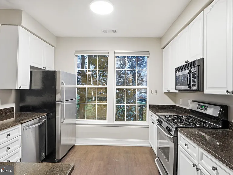 801 S Greenbrier St #113 — Photo 9