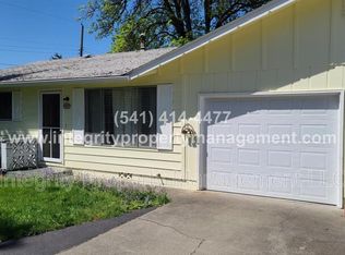 919 SW Bridge St APT B, Grants Pass, OR 97526