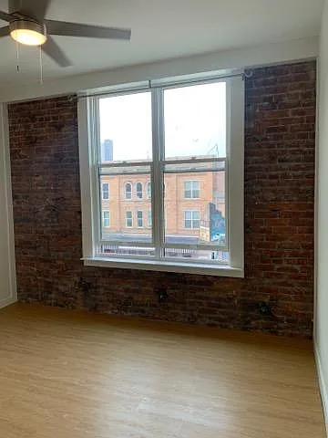 221 W Riverside Ave #10 — Photo 5