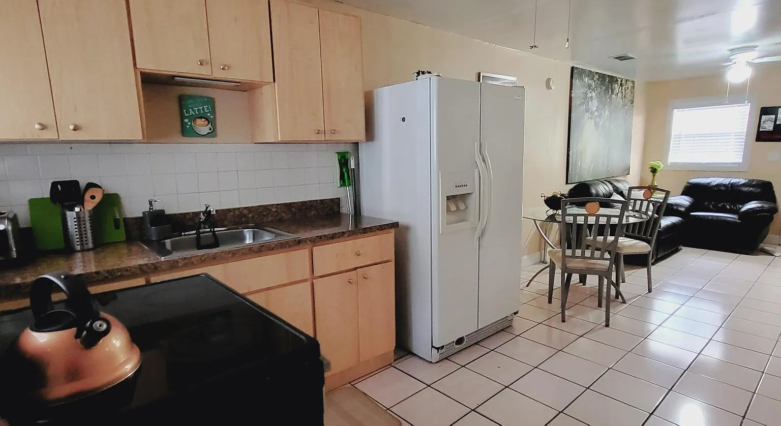 3 N Lincoln Ave — Photo 2