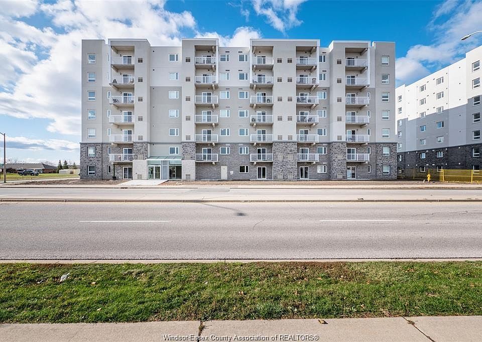 1st image of 1675 Banwell Rd #706