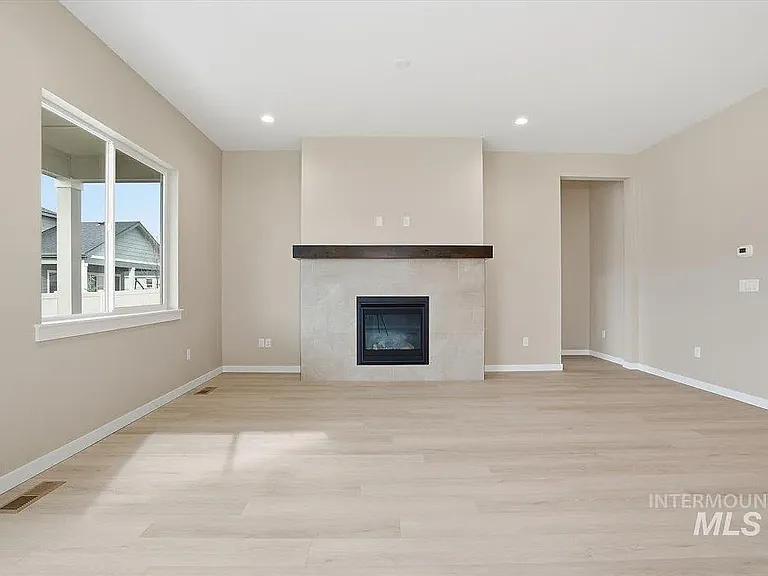 2309 N Ice Fire Ave — Photo 9