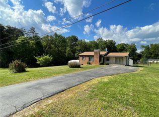 1295 Dolphin Dr, Winston Salem, NC 27105