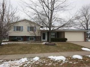 3411 W Brookside Dr, Peoria, IL