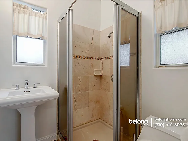 8527 Wonderland Ave — Photo 48