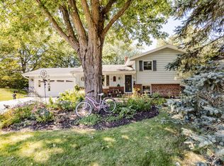 327 Wakefield Downs, Wales, WI 53183