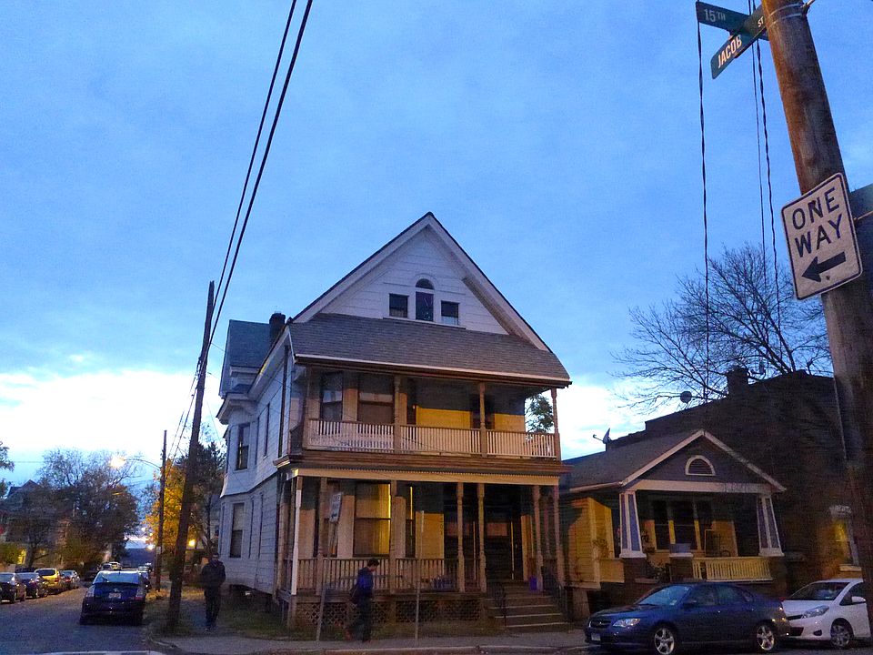 15th St & Jacob St