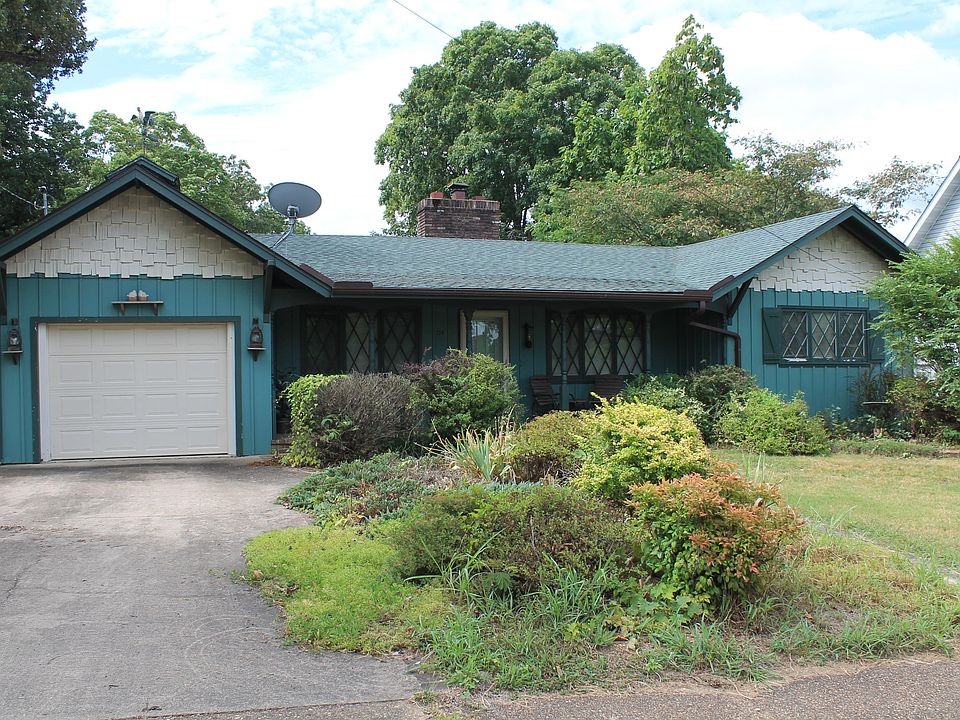 2nd image of 714 W Main St