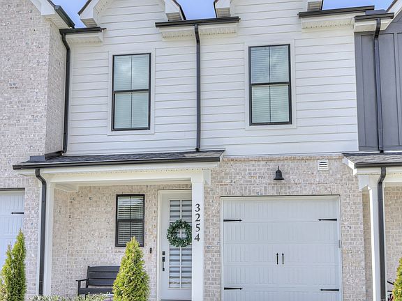 2nd image of 3254 Sassafras Ln