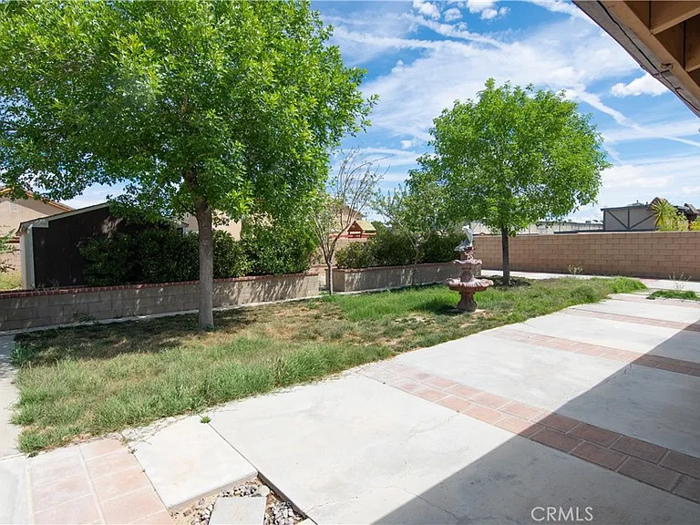 619 W Avenue H13 — Photo 52