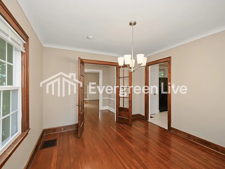 3050 Sheldon Ave — Photo 7
