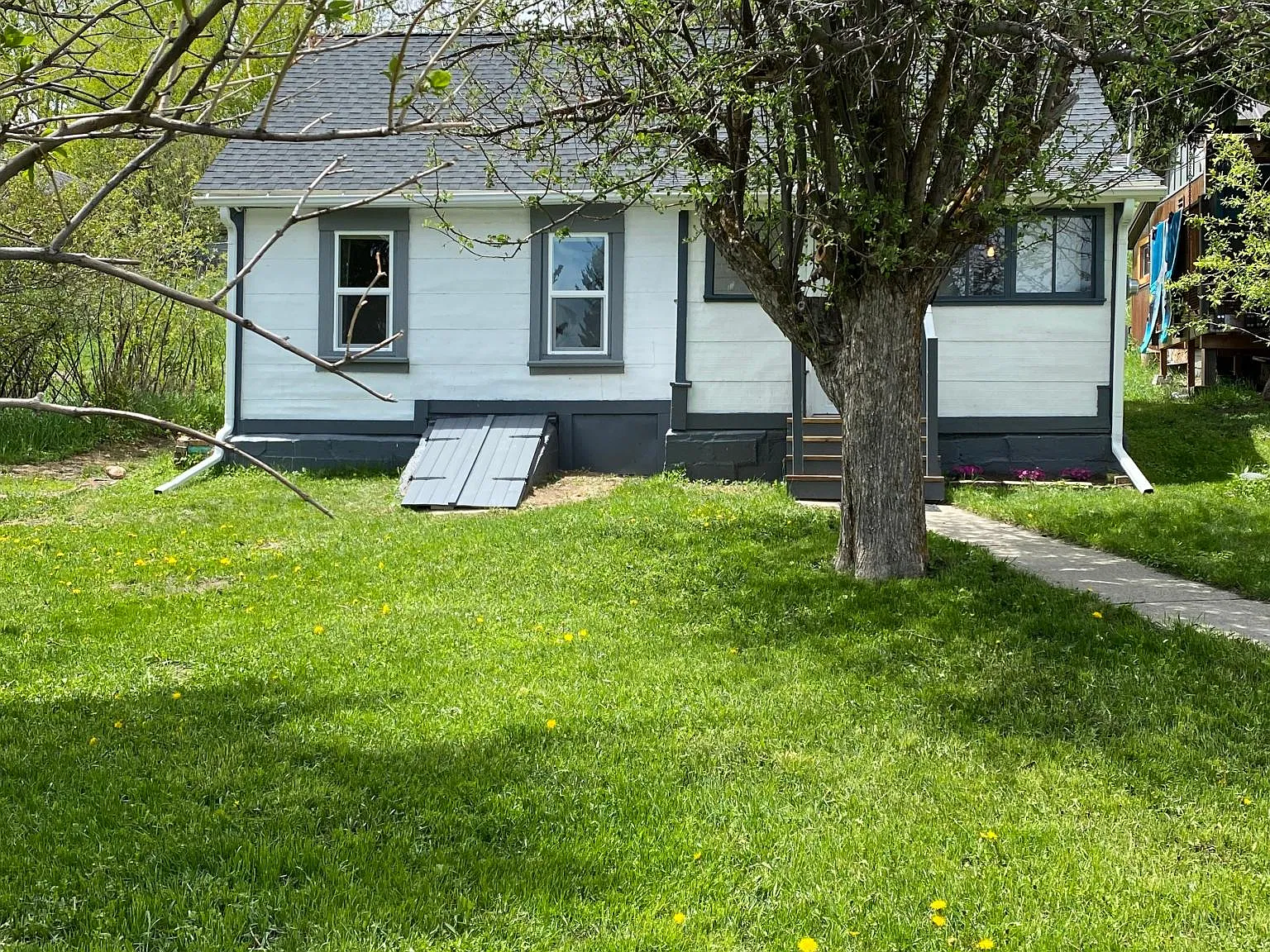 410 S McGillen Ave — Photo 3