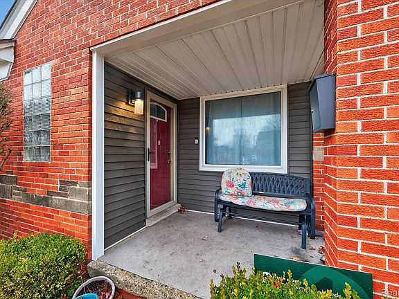 5th image of 21211 Newcastle Rd