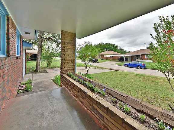3rd image of 1636 NE 46th St