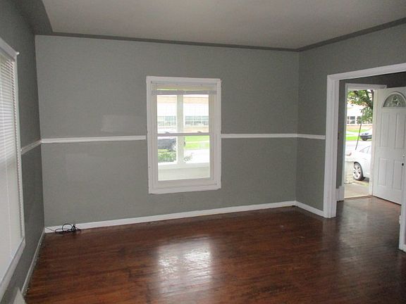 5th image of 320 Palmer St NE