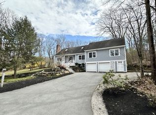 31 Hillside Rd, Boxford, MA 01921