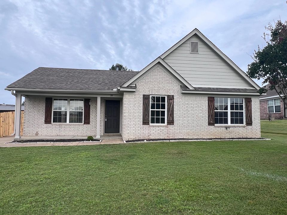 1st image of 20 Pine Wood Dr