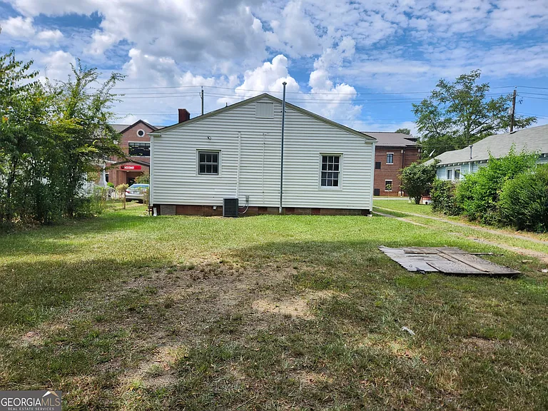 11 S Elm St SW — Photo 13