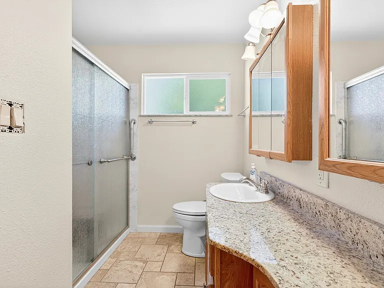 2203 Del Rio Dr — Photo 36