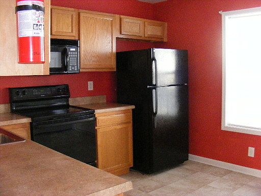 5th image of 253 Executive Ave #1