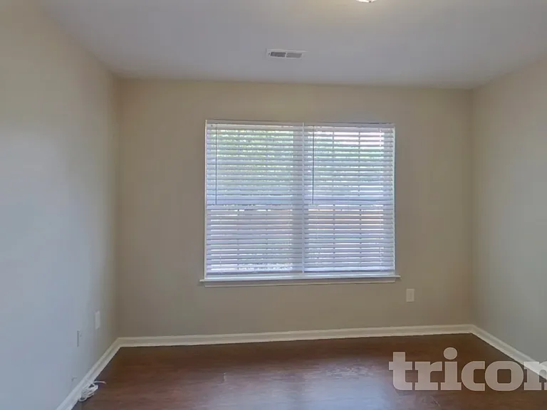 204 Yukon Dr — Photo 11