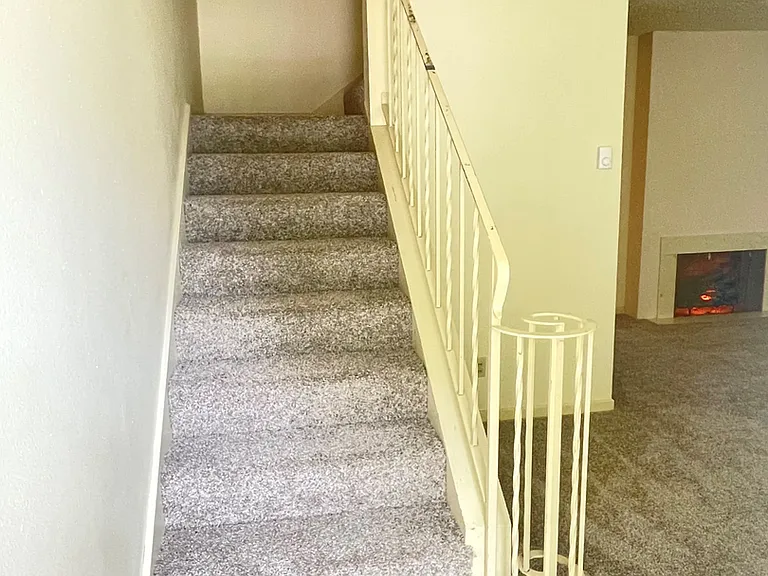 Williamsburg House Apartments — Photo 23