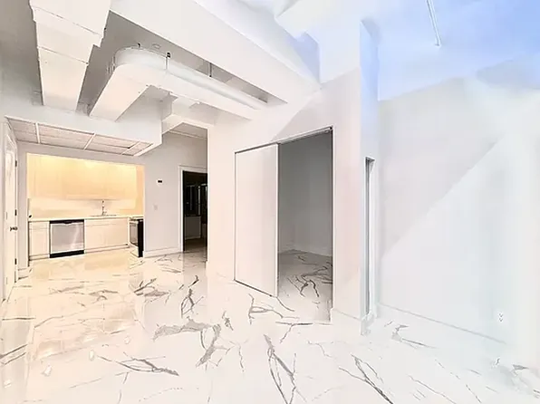 248 West 35th Street image 13 of 17