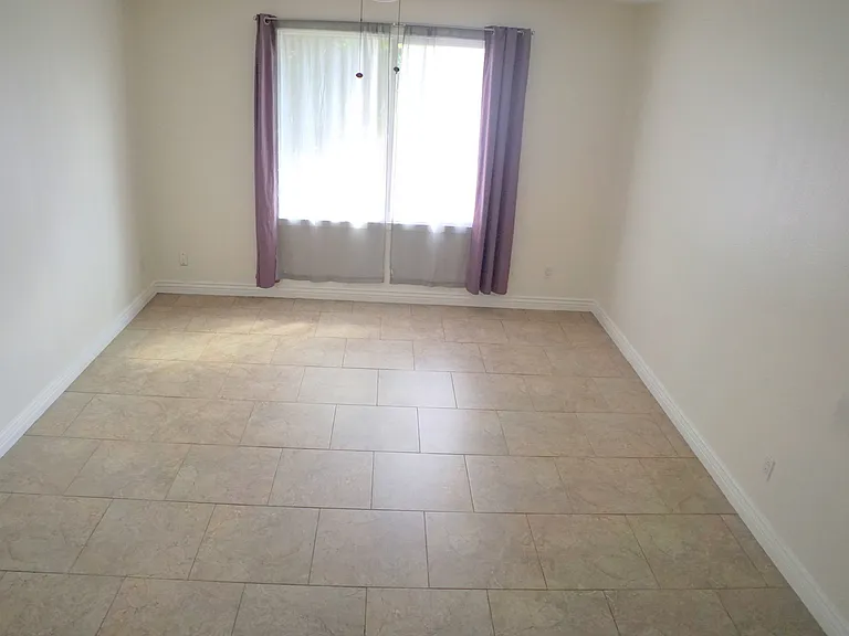 2725 S Azalea Dr — Photo 8