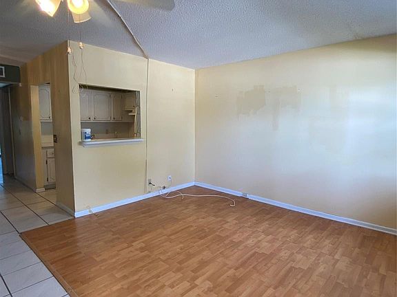2nd image of 1016 Harwood C #1016