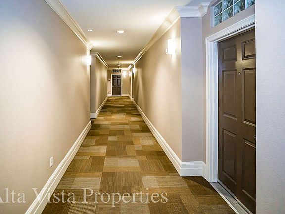 4th image of 525 11th Ave Unit 1208