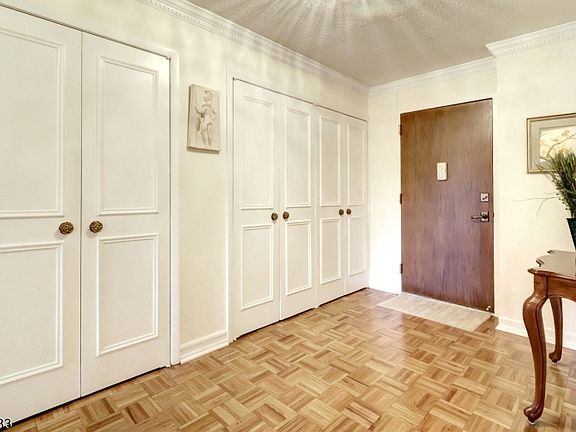 2nd image of 2 Claridge Dr. 1BW