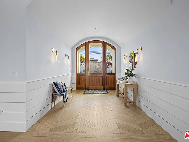 6671 Dume Dr — Photo 10