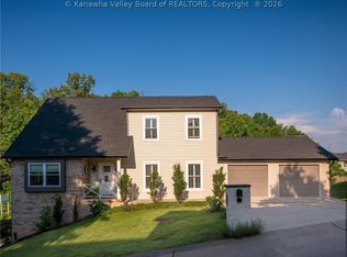 2 Vincent Dr, Nitro, WV 25143