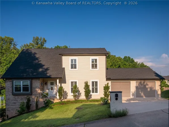 2 Vincent Dr, Nitro, WV 25143