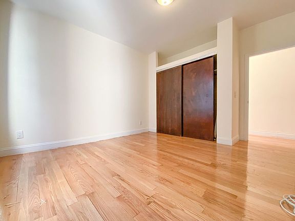 5th image of 261 W 21st St APT 25
