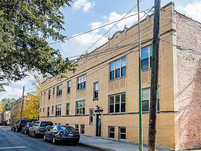 1st image of 4111 W Eastwood Ave #1