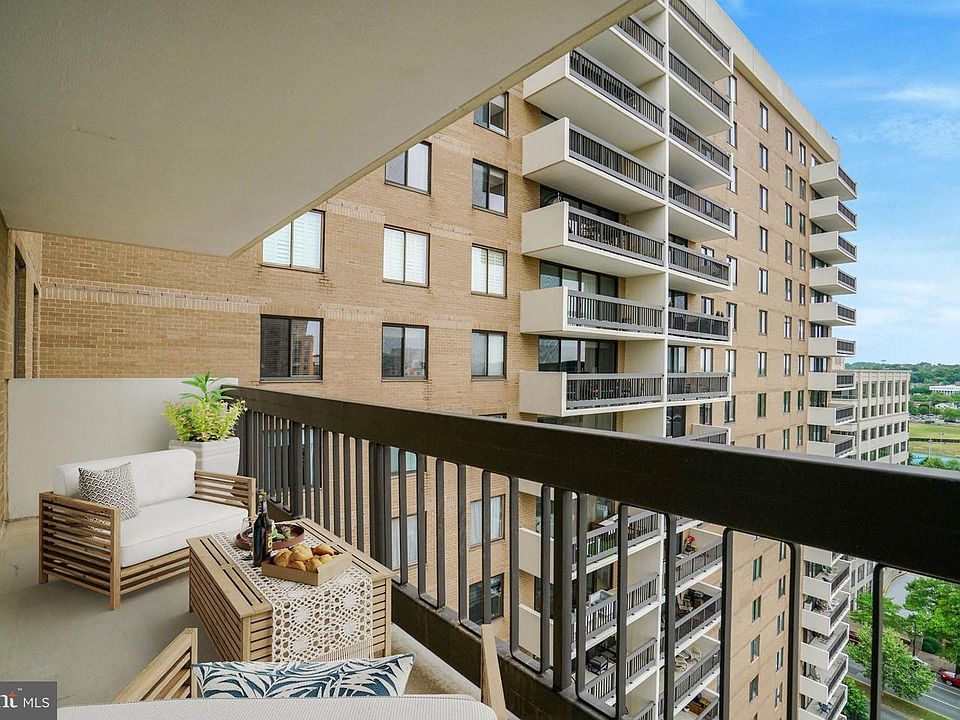 1st image of 3800 Fairfax Dr APT 1211