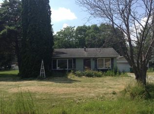 5090 Maplegrove Ct, Bay City, MI 48706