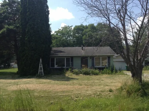 5090 Maplegrove Ct, Bay City, MI 48706