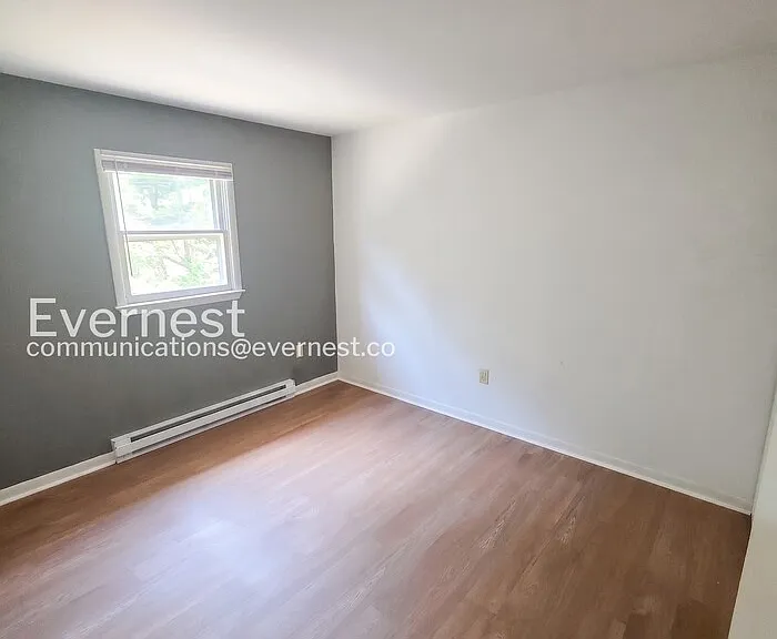 12804 N Cresap St #C — Photo 3