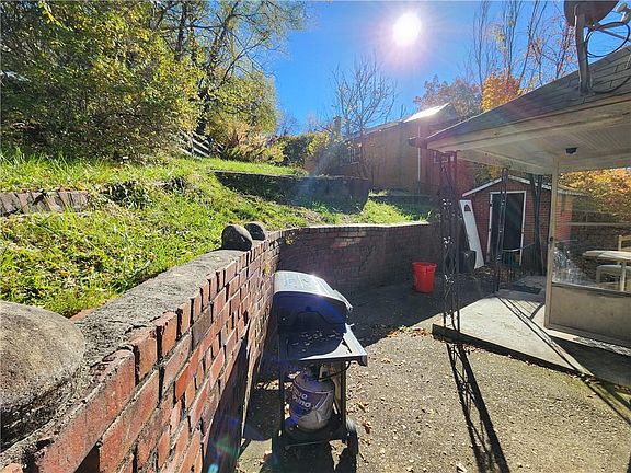 4th image of 420 Elmira St