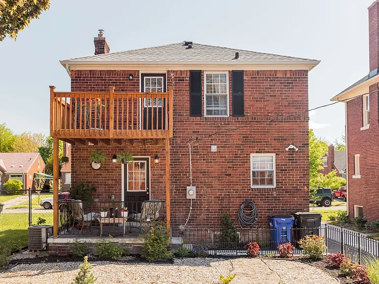 3863 Seneca St — Photo 49