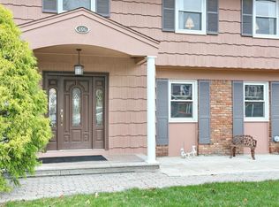 106 Key Pl, Orangeburg, NY 10962