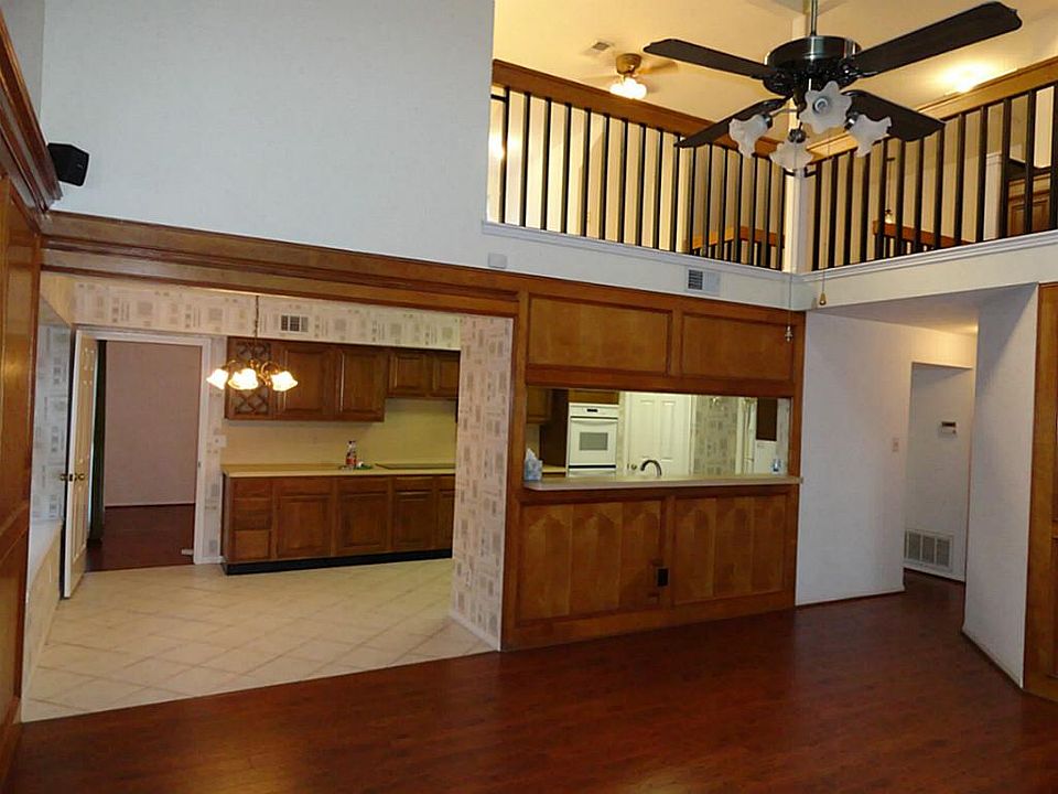 1st image of 2632 Hadley Cir