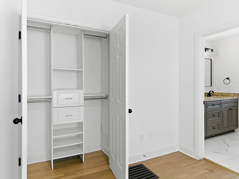 Primary bedroom (closet)