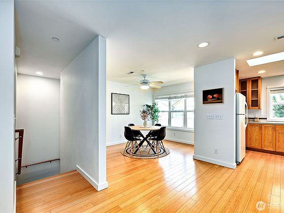 4th image of 7761 Beacon Place NE #103