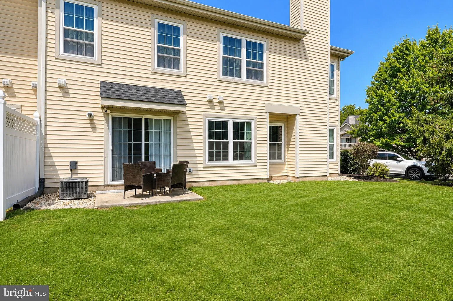 3 bed, 2.5 bath, 1500 sqft, $3,000 — Photo 3