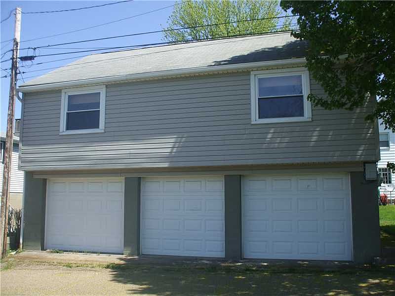 2nd image of 330 1/2 Washington Ave