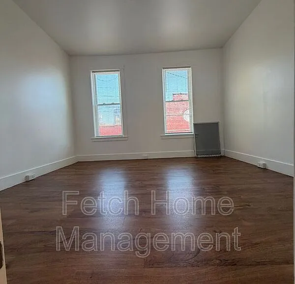 236 W Mifflin St — Photo 3
